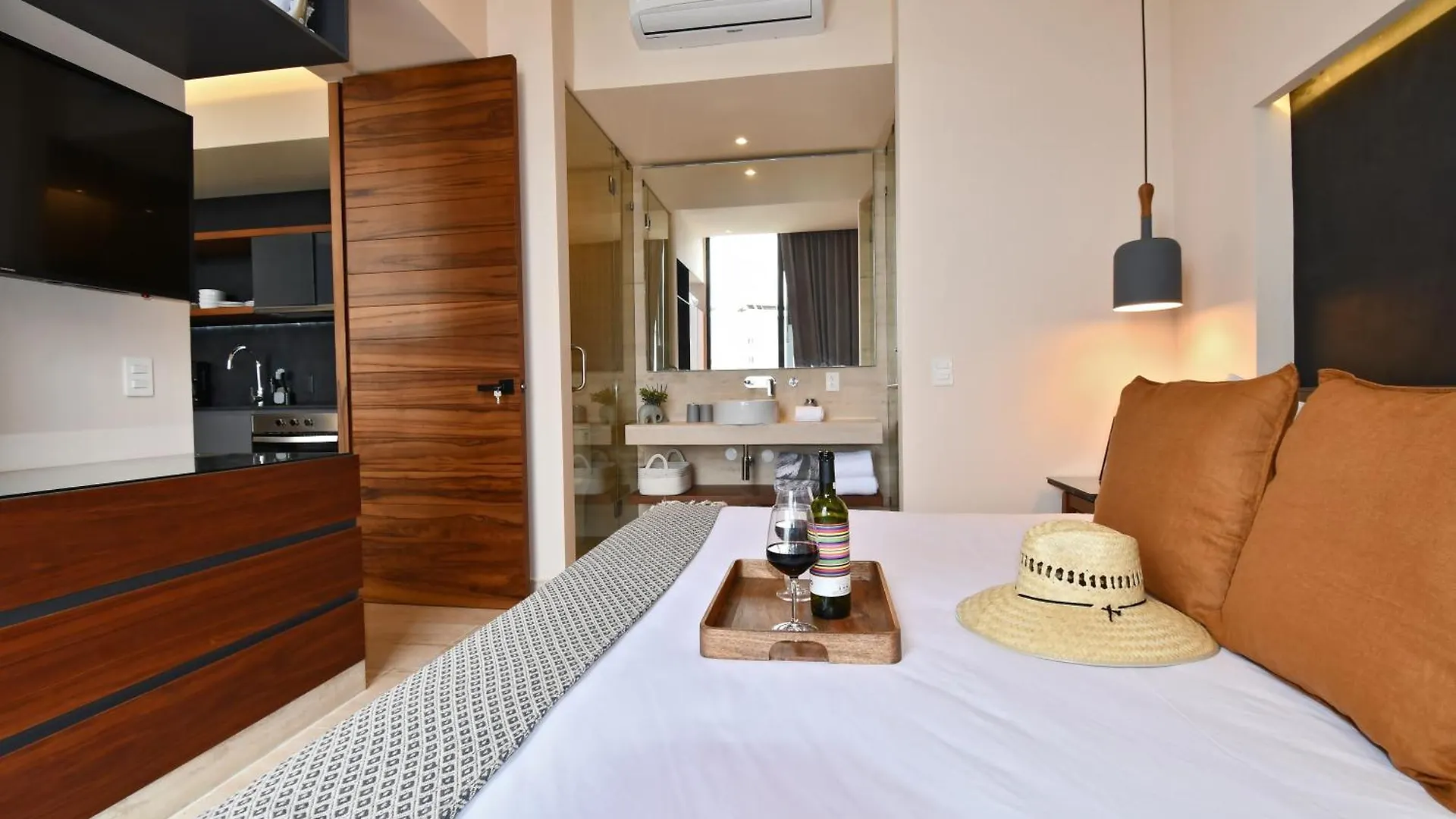 Ceren Luxury Apartments At Fifth Avenue By Spot Rentals Playa del Carmen