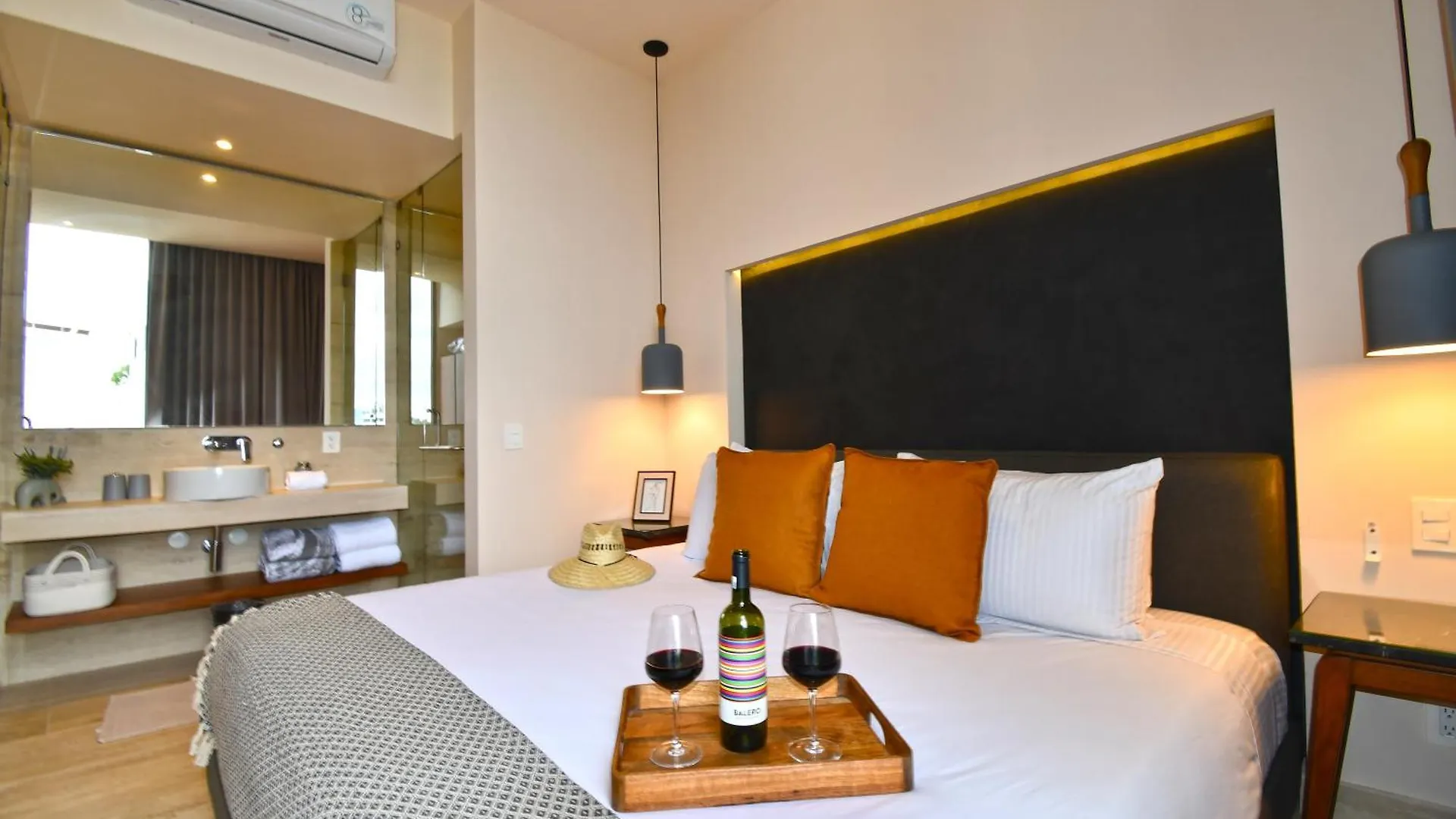 Ceren Luxury Apartments At Fifth Avenue By Spot Rentals Playa del Carmen