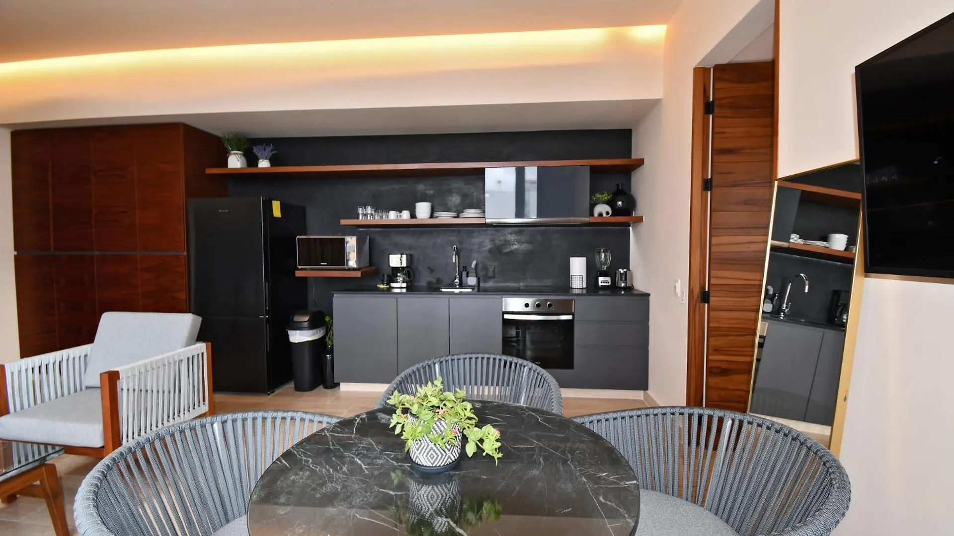 Ceren Luxury Apartments At Fifth Avenue By Spot Rentals Playa del Carmen