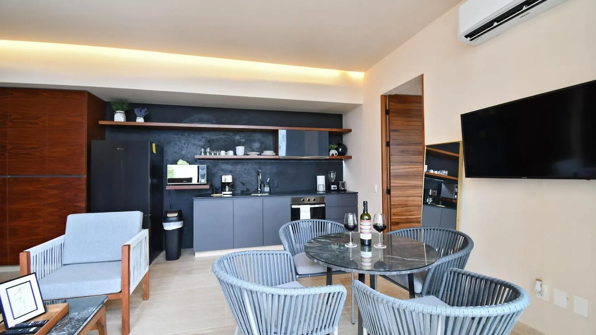 Ceren Luxury Apartments At Fifth Avenue By Spot Rentals Playa del Carmen